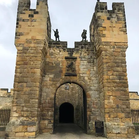 Lionsgate View - Luxury Apartment Opposite Alnwick Castle Exterior foto