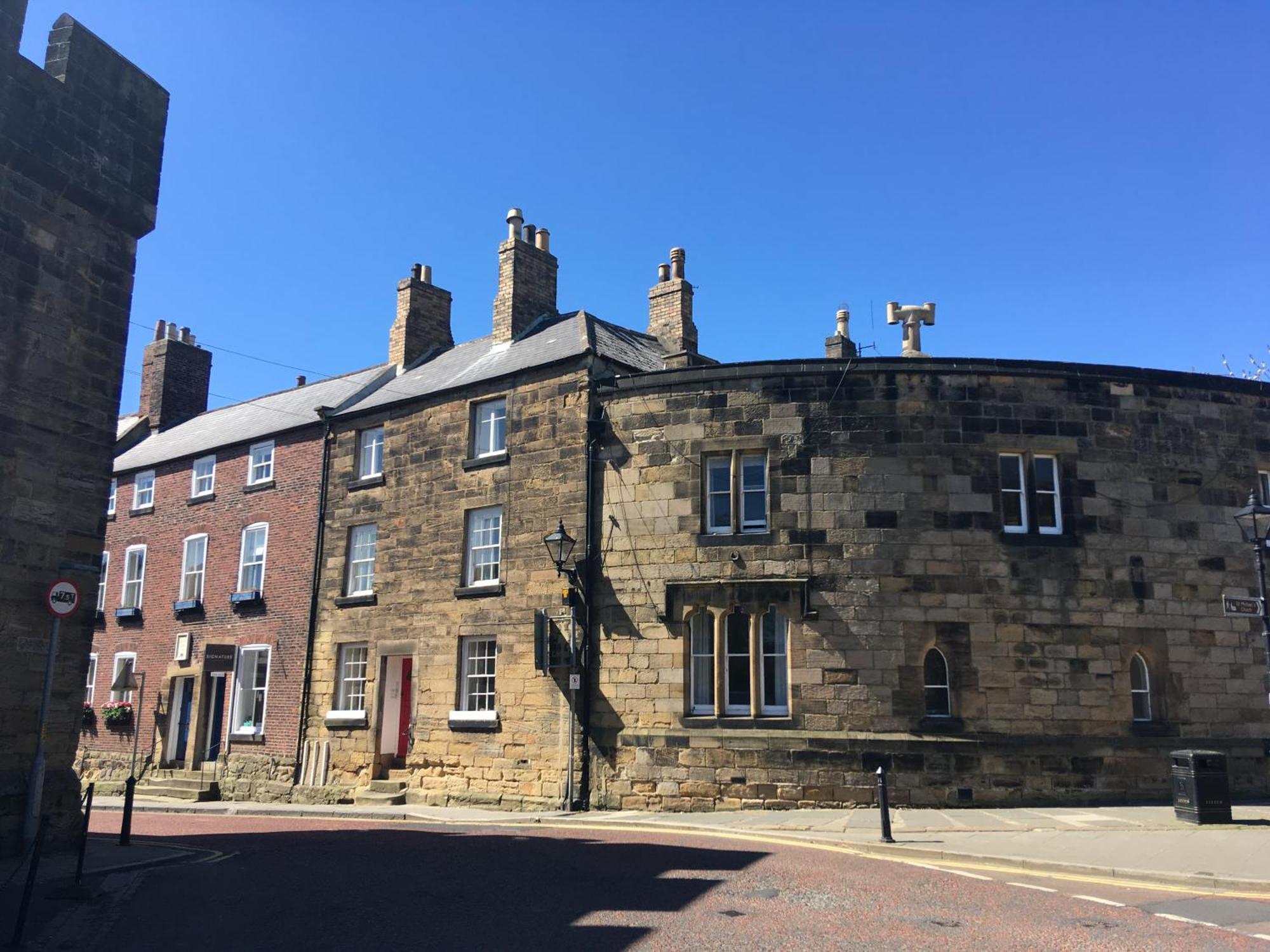 Lionsgate View - Luxury Opposite Castle Apartment Alnwick